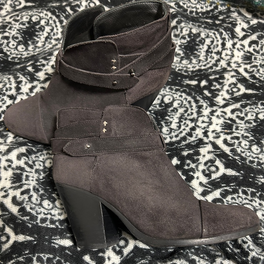 Rag & Bone Harrow Dark Charcoal Suede Bootie Sz 39